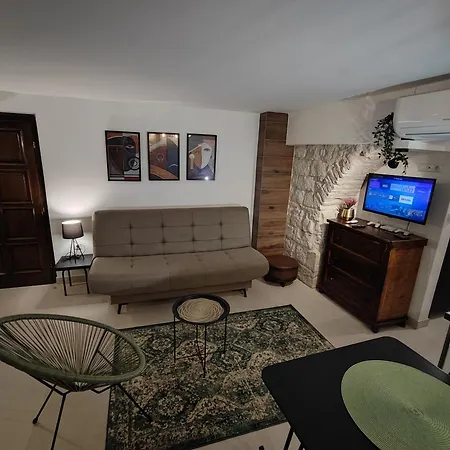 Tamara Apartment